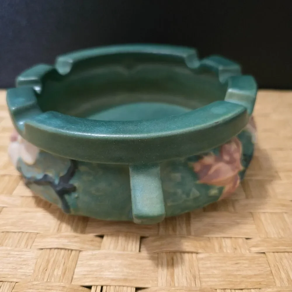 Vintage Roseville Pottery Magnolia Ashtray #28